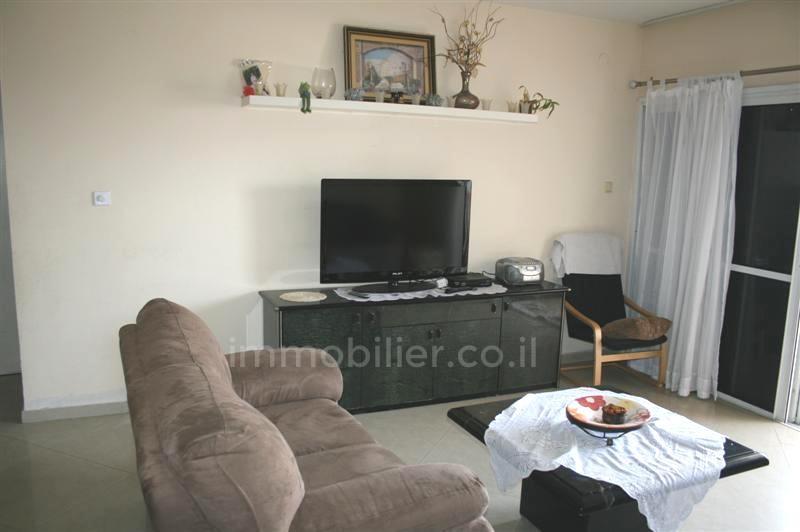 Apartment 4 Rooms Ashdod City 15-IBL-2544
