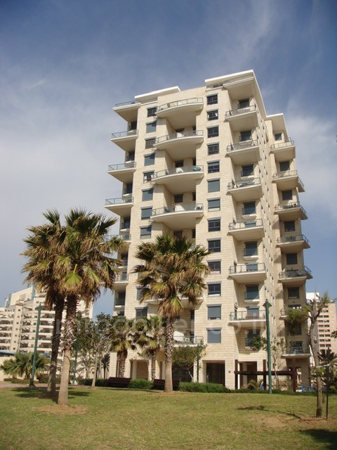 Apartment 5 Rooms Netanya Nat 600 368-IBL-375