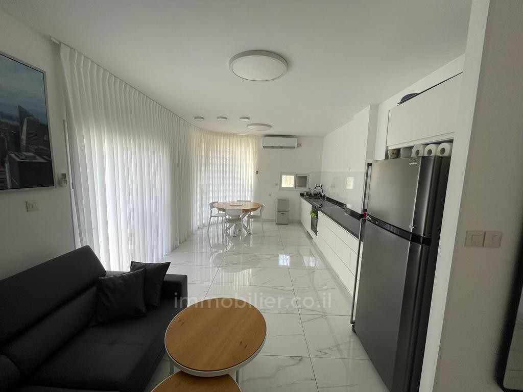 Apartamento 3 cômodos  Tel Aviv Nahalat Itshak 457-IBL-1129
