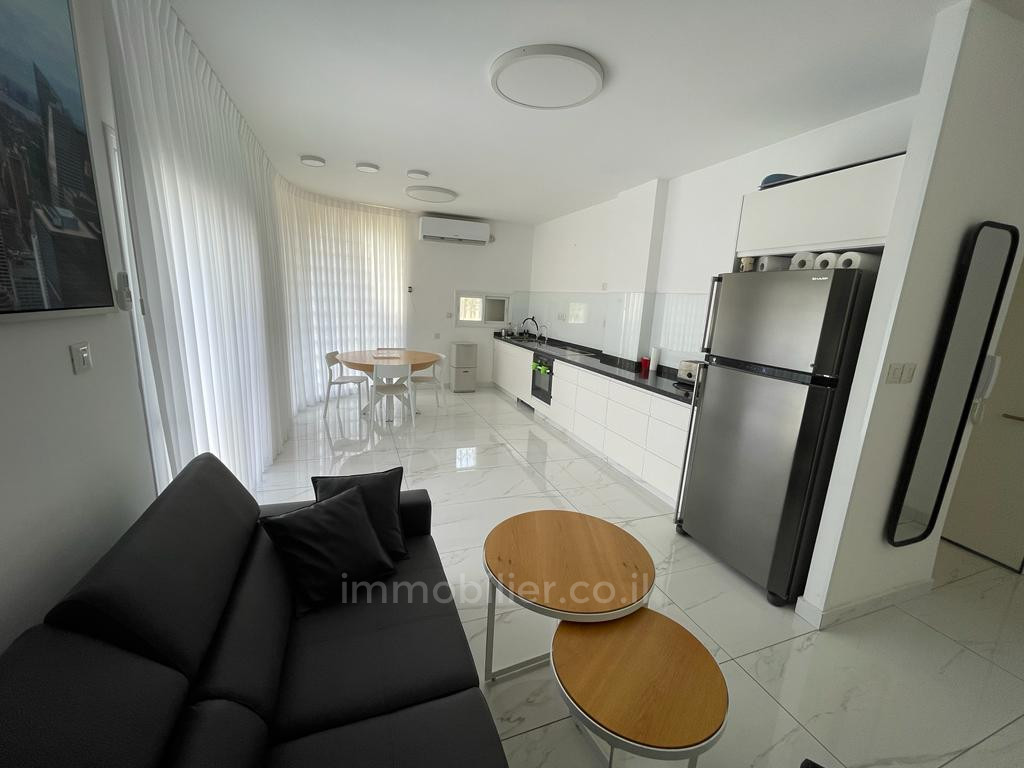 Apartamento 3 cômodos  Tel Aviv Nahalat Itshak 457-IBL-1129