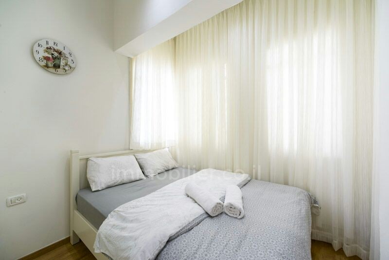 Apartment 4 Rooms Tel Aviv Hatsafon hayachan 457-IBL-622
