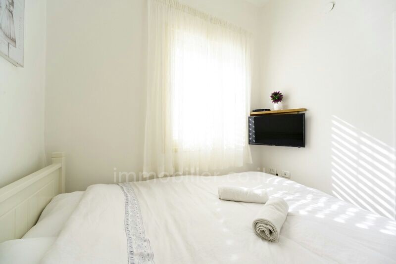Apartment 4 Rooms Tel Aviv Hatsafon hayachan 457-IBL-622
