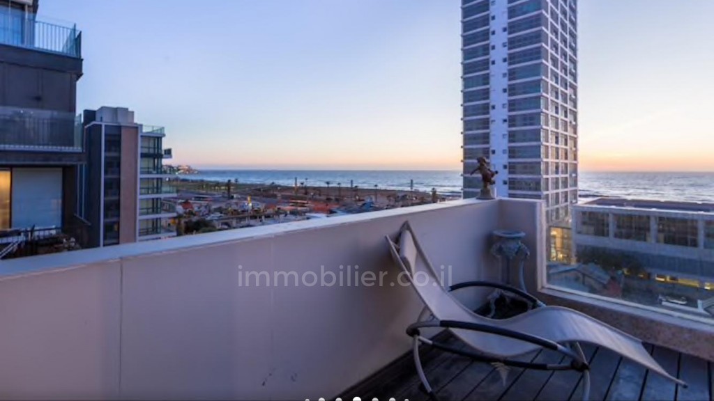 Duplex-Penthouse 4.5 Rooms Tel Aviv First sea line 457-IBL-668