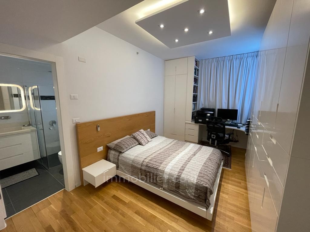 Apartment 6 Rooms Netanya Kikar 457-IBL-965