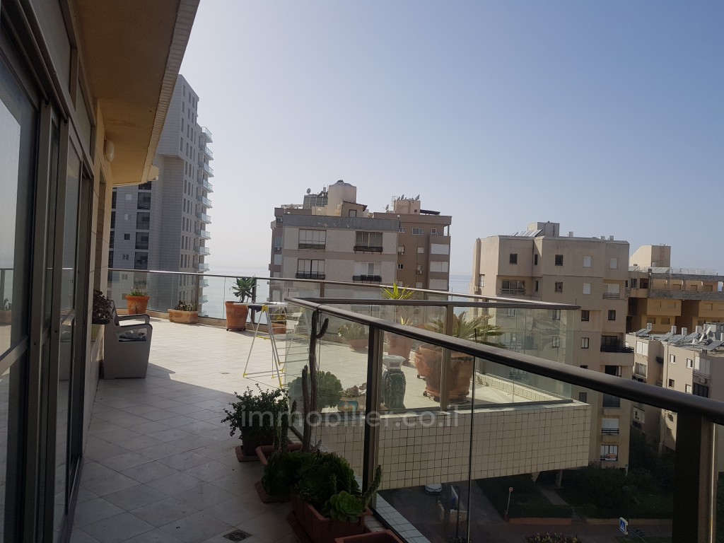 Penthouse 5 Rooms Netanya City center 460-IBL-137
