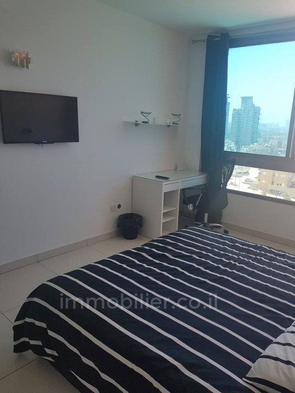 Apartment 1 Rooms Netanya Nat 600 460-IBL-86