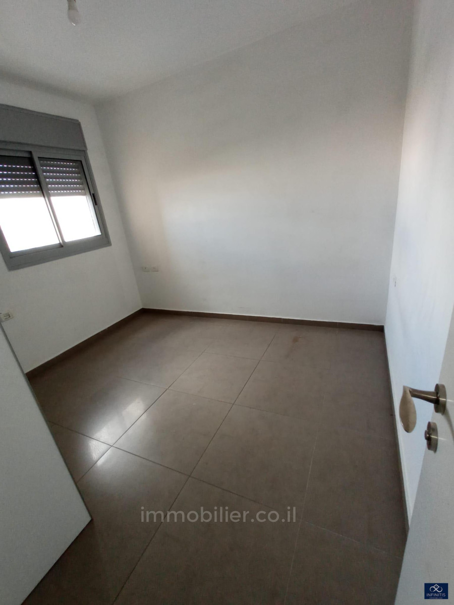 Apartamento 4 cômodos  Ascalão City 527-IBL-135