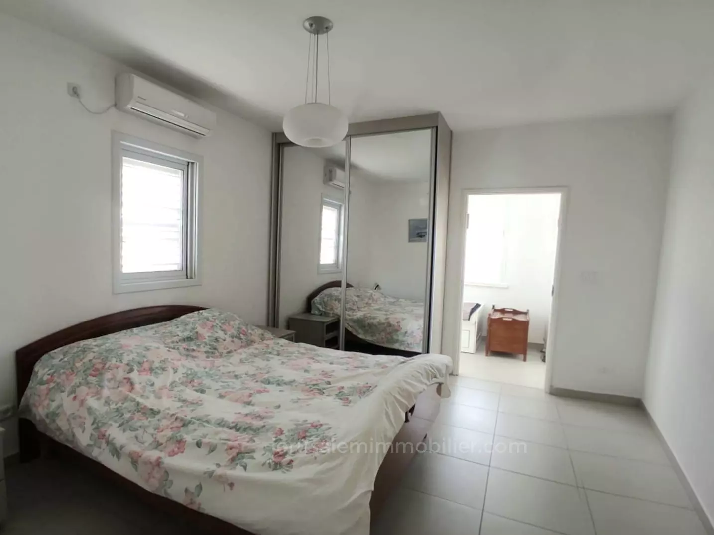 Apartment 4 rooms Netanya Kikar 226-IBL-1896