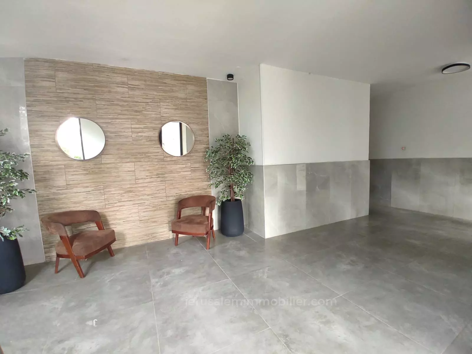 Apartment 4 rooms Netanya Kikar 226-IBL-1896