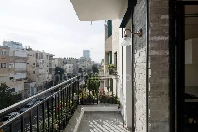 Apartment 3 rooms Tel Aviv quarter of the sea