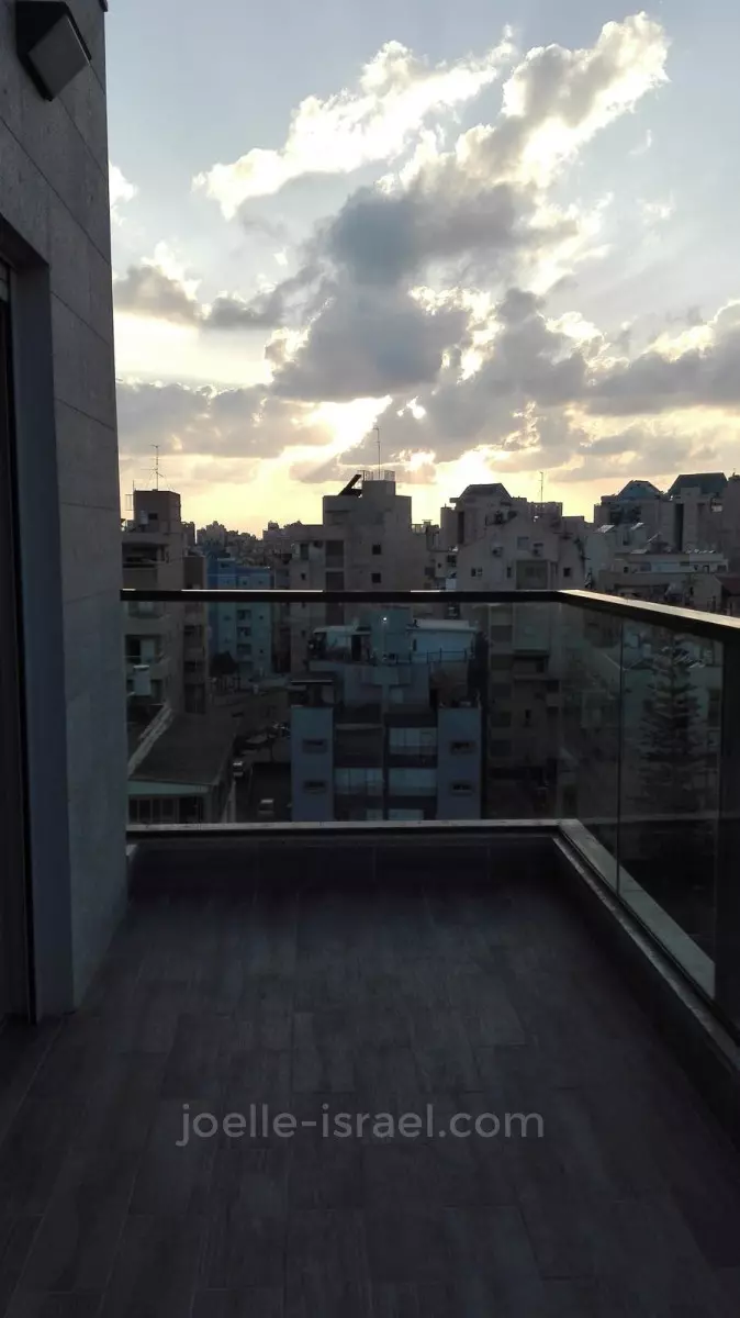 Apartment 4 rooms Netanya City center 316-IBL-1777