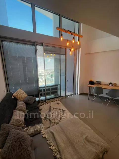 Duplex 4 rooms Tel Aviv City center