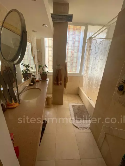 Apartment 3 rooms Netanya City center