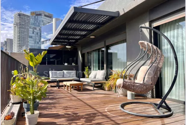 Penthouse 3 rooms Tel Aviv Rothshild