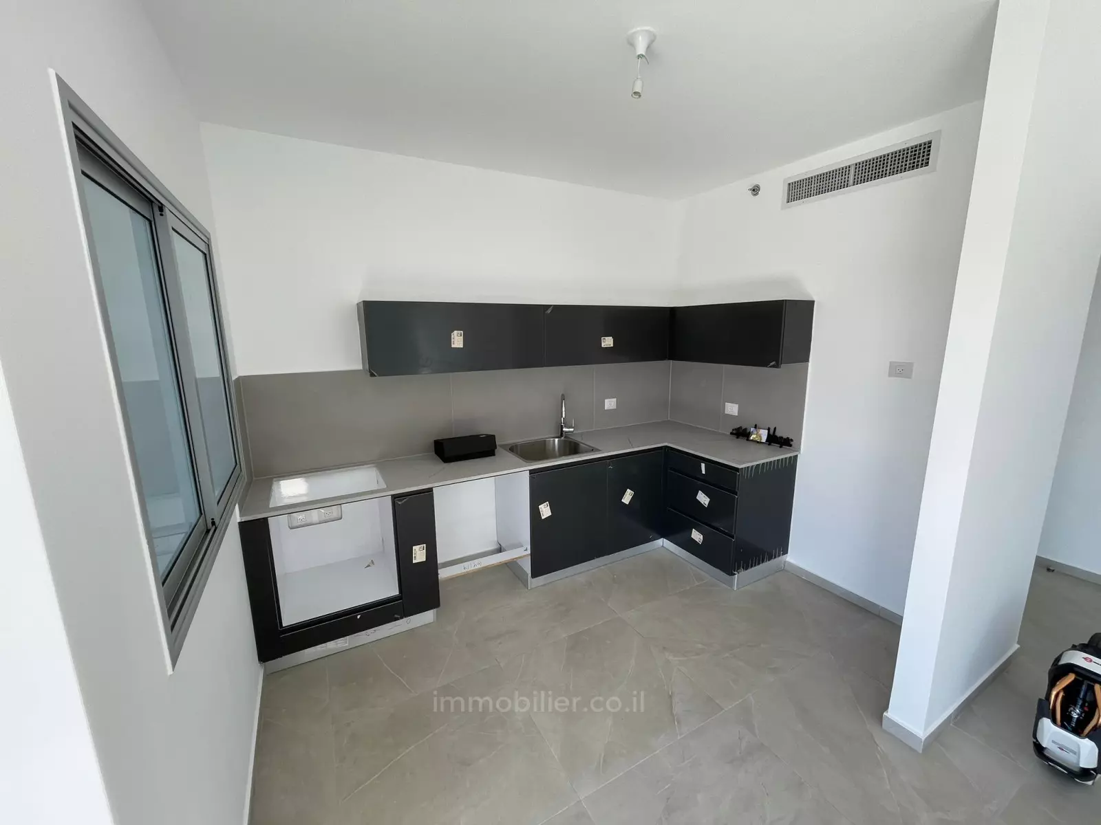 Apartment 4 rooms Tel Aviv Florentine 457-IBL-1465