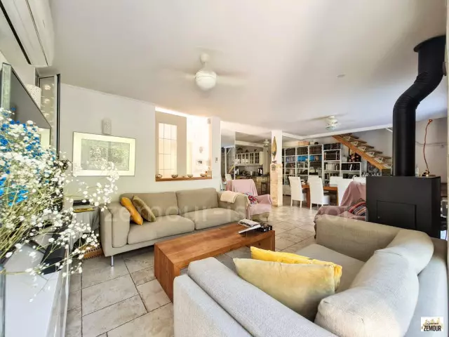 Cottage 5.5 rooms Raanana Est