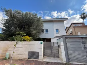 Purchase Villa Raanana