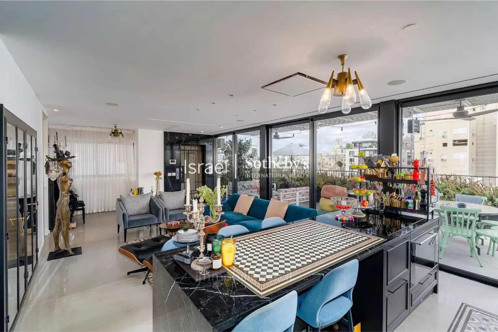 Penthouse 4.5 rooms Tel Aviv City center 651-IBL-70