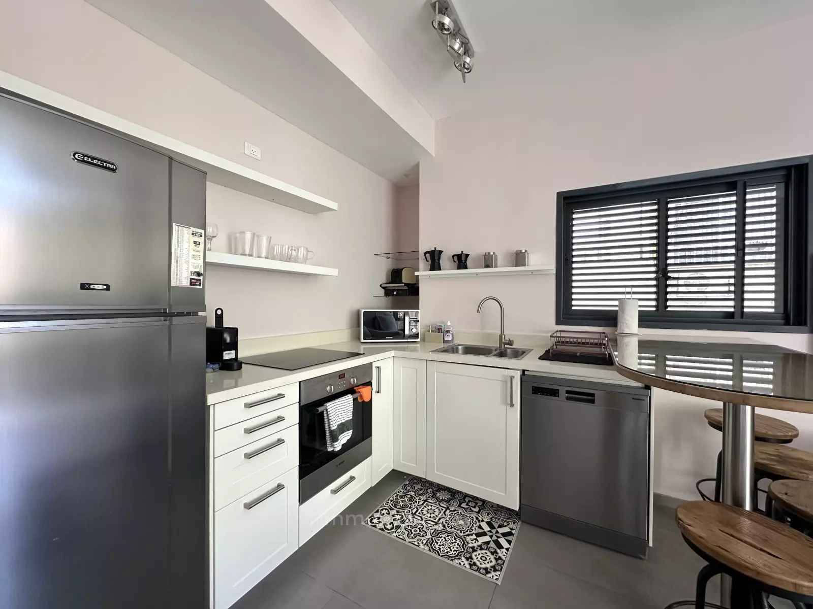 Departamento 3 habitaciones Tel Aviv Vecindario marítimo 232-IBL-3965