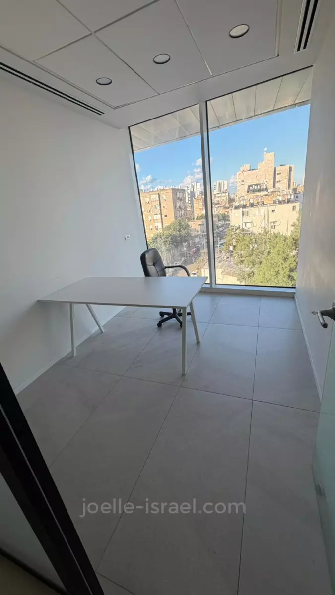 Oficinas 6 habitaciones Netanya Centro de la ciudad 316-IBL-1780