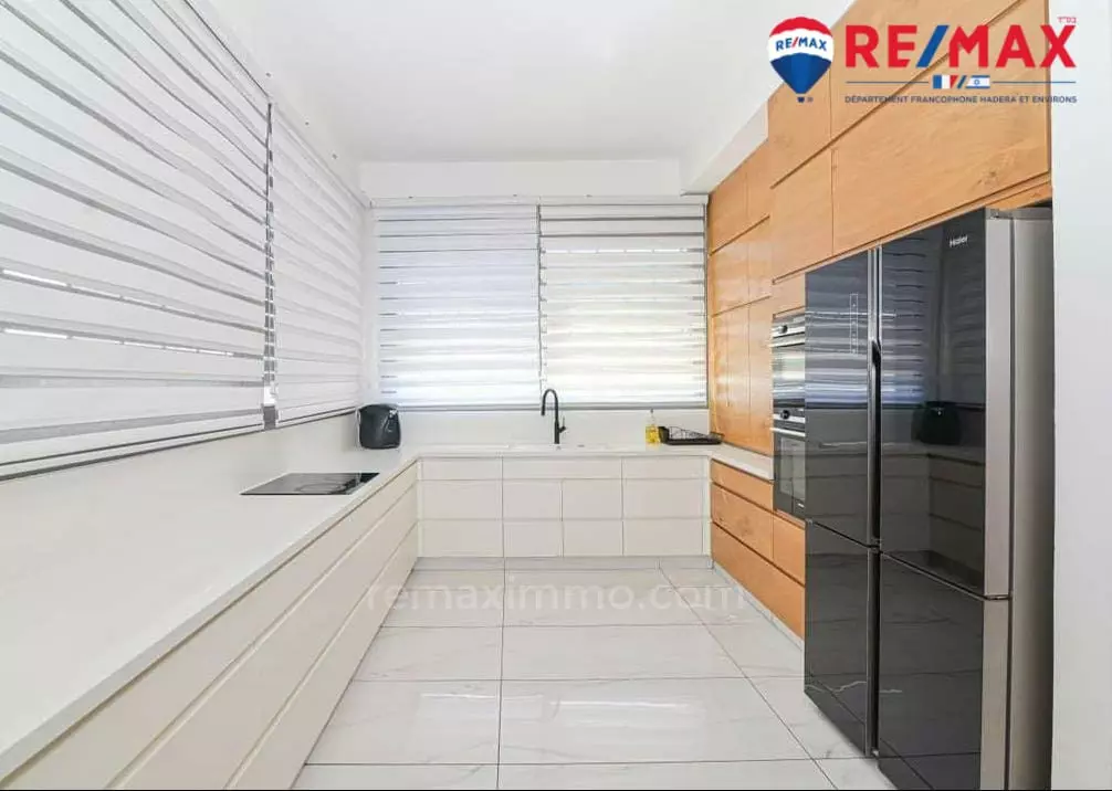 Penthouse 5 habitaciones Hadera Vecindario Ha-Otsar 379-IBL-408