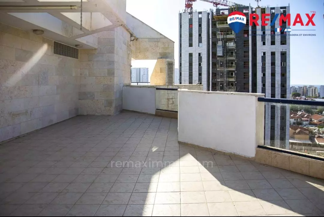 Dúplex-penthouse 5 habitaciones Hadera Givat olga 379-IBL-438