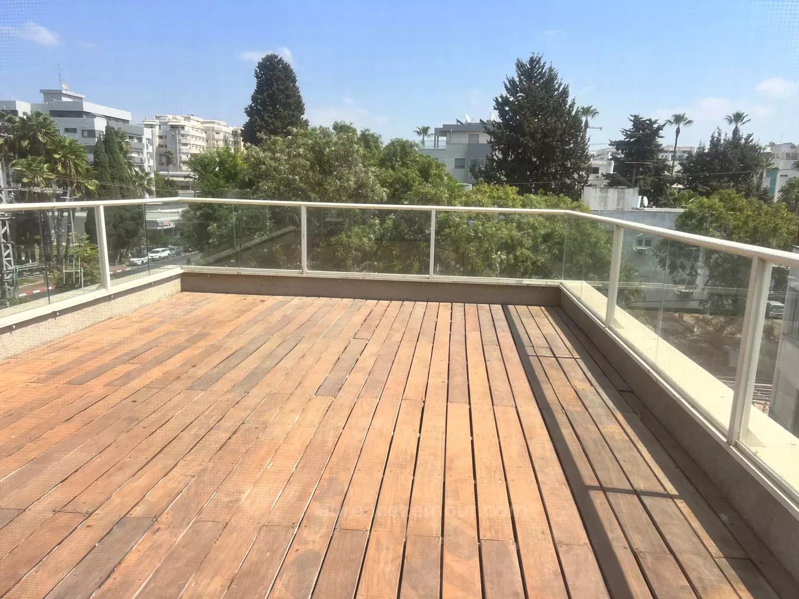 Dúplex 6 habitaciones Raanana Cerca de Yad Labanim 60-IBL-1455