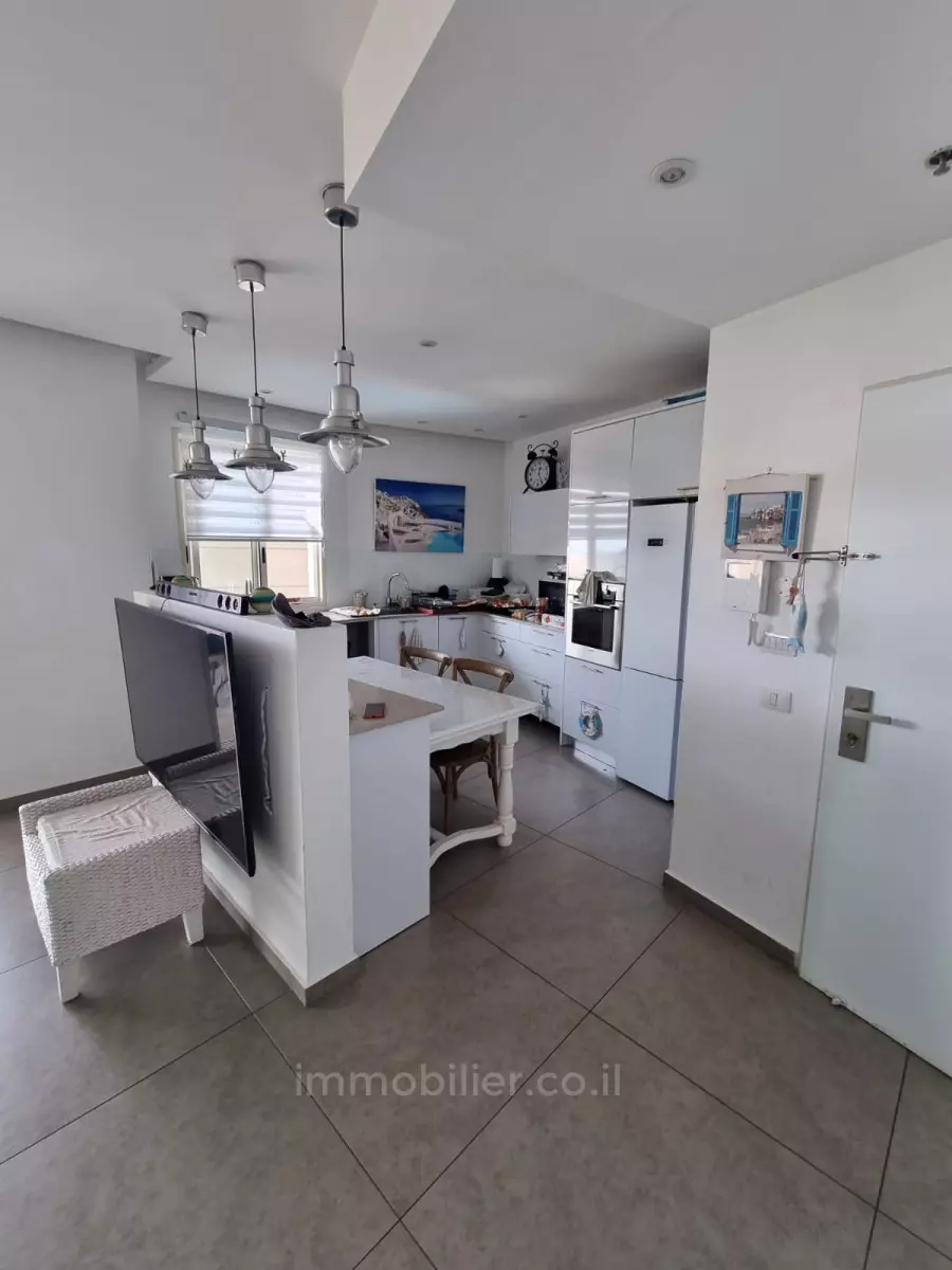 דירה 5 חדרים נתניה נת 600 1-IBL-2905