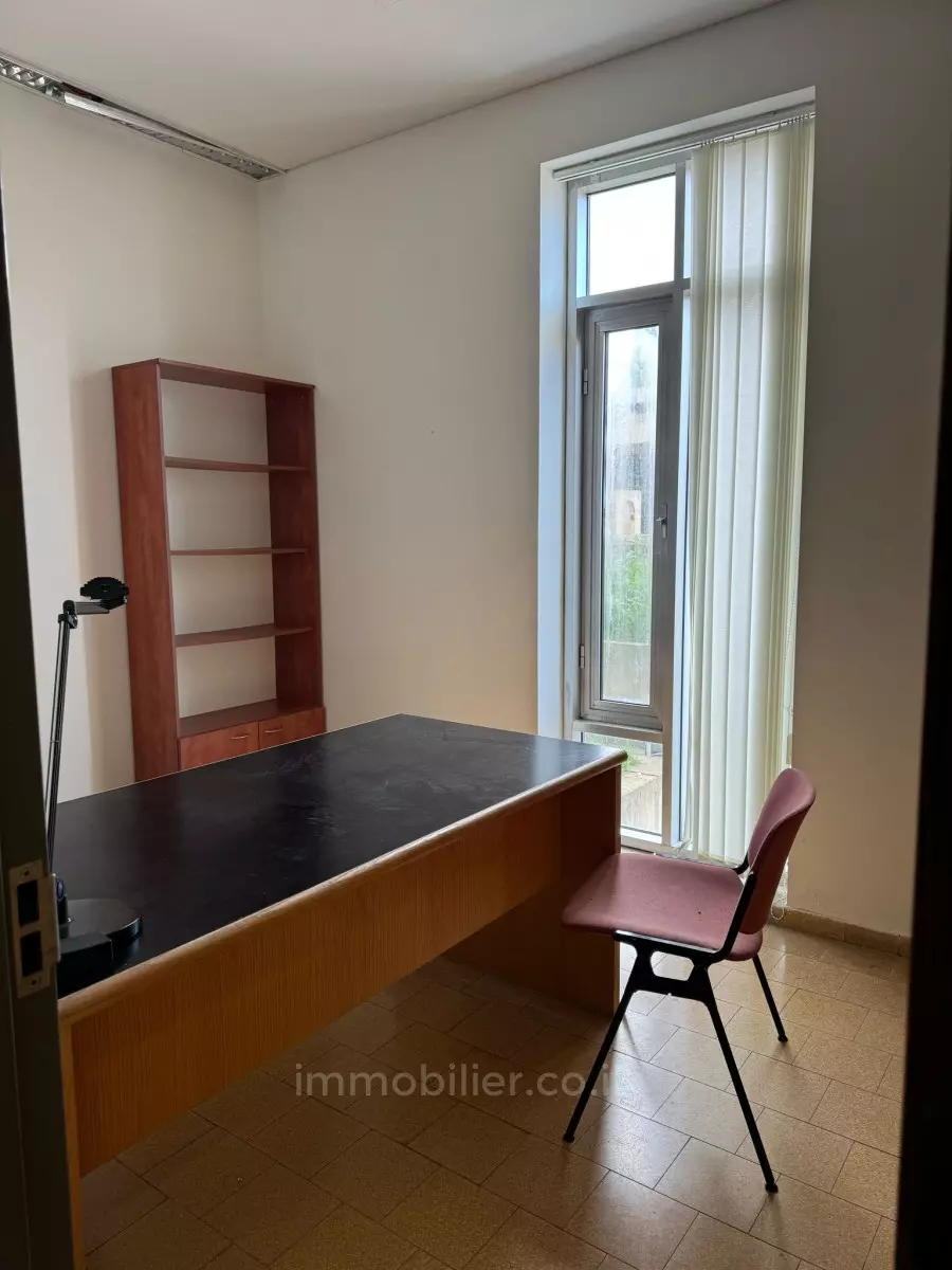 משרד 9 חדרים ירושלים ממילה 245-IBL-1924