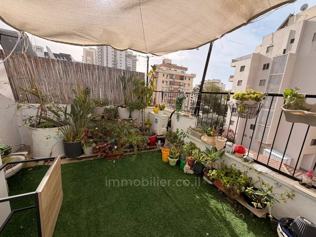 קוטג 6 חדרים נתניה מרכז העיר 457-IBL-1541