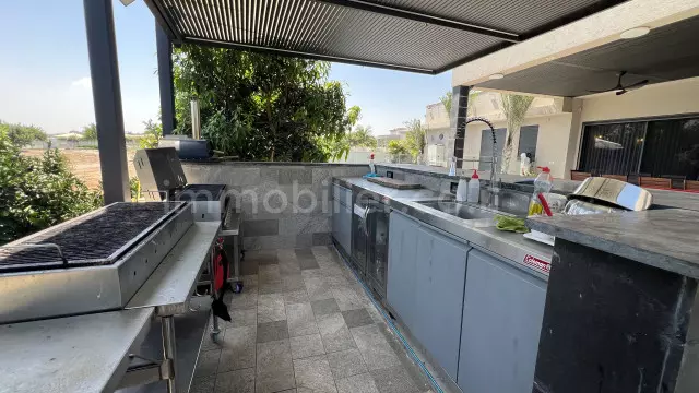 וילה 6 חדרים באר גנים באר גנים