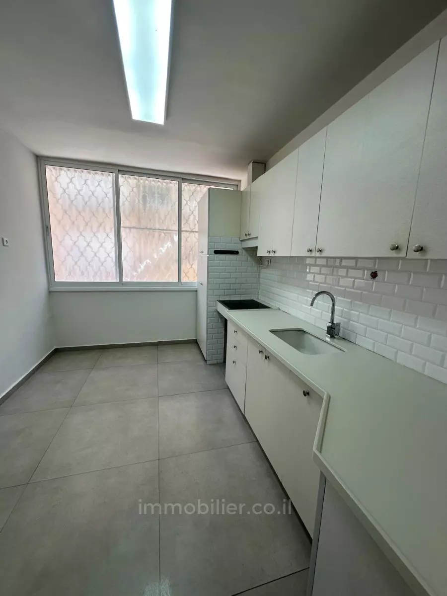 דירה 2.5 חדרים בת ים בת ים 828-IBL-80