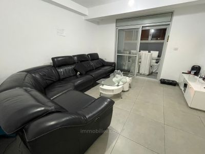 en un hermoso edificio,Buena ubicación,Buena oportunidad,En una calle tranquila,agradable,nuevo,Departamento bonito