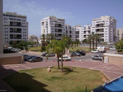 A vendre appartement de 3 pièces, bon emplacement en plein centre ville, a Ashdod