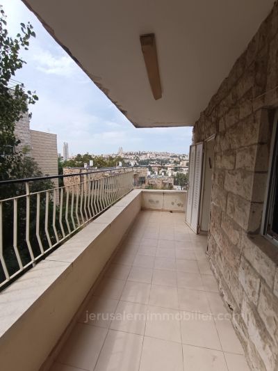 Charming Apartment in a Convenient Condition - JERUSALEM IMMOBILIER 026786595