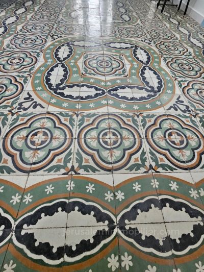 למכירה דירה בבית ערבי אוטנתי, עם תקרות גבוהות ורצפה אוריגינל בבקעה