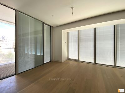 con terraza,luminoso,en un hermoso edificio,Estándares altos,Espléndido,Proyecto de calidad,espacioso