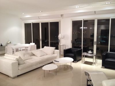 with terrace,Calm,in a beautiful building,Invested,in center,Balcony on the sea,Good site ,Calm place ,Stage high with sight ,Large,High standing ,Luxurious, Near to the sea,Sight on the sea,With not missing!,Pleasant apartment,Well arranged,Clear,in a new building,New,Roomy,Beautiful apartment,Good bargain,Good orientations,In good condition,Splendid,quality project