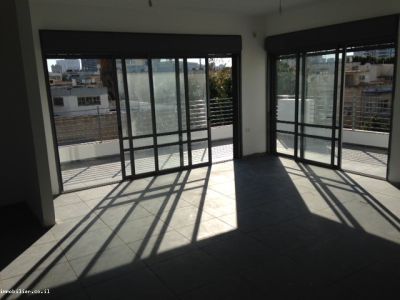 Mini penthouse com terraço Gordon Ben Gurion