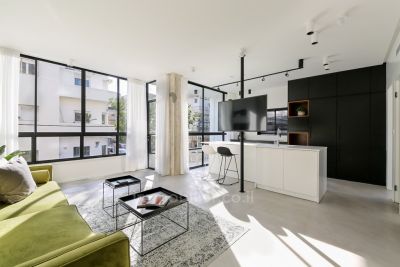 דירת 3 חדרים מהממת עם מרפסת משופצת כחדשה