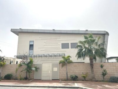 с террасой,в отличном состоянии,Большой,Возможность строительства,со всеми удобствами,светлый,новостройка,просторный,Большой сад,Высокие потолки,Прекрасный