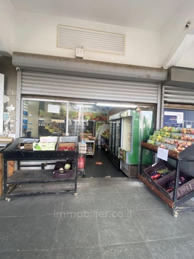 חנותמיקום טוב מאוד