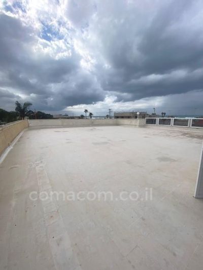 with terrace,Well arranged,Good site ,Large, Near to the sea,Roomy,Sight on the sea