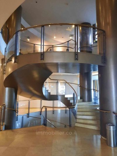 Não perca!,bem equipado,Boa localização,em um belo imóvel,Andar superior com vista,Perto do mar,Vista para o mar