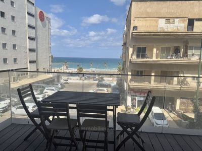 A ne pas manquer !,Avec terrasse,Bel appartement,Bien agencé,Bon emplacement,Dans un bel immeuble,Entierement meuble,Proche de la mer,Vue sur la mer