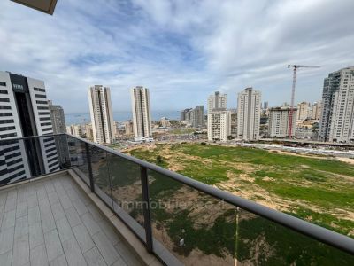 למכירה 5 חדרים עם נוף לים, מע