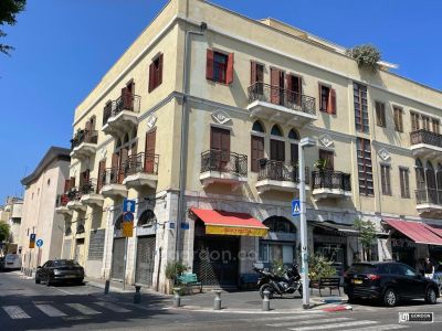 in a beautiful building,Pleasant apartment,High ceilings