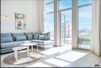 Beautiful apartment,Large,High ceilings,Renovated