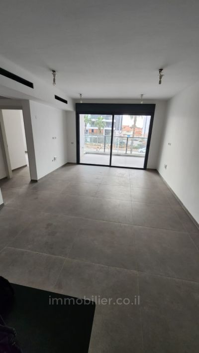 Bel appartement familial de 5 pièces neuf à Givat Olga !