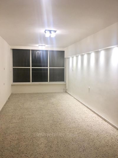 Joli petit appartement de 3 pièces au centre-ville